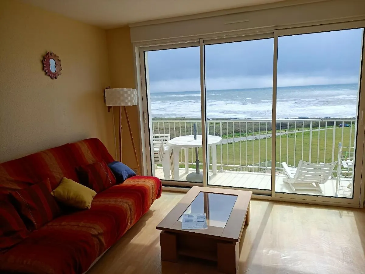 Seaside Tennis Apartment with Pool View in Guidel 0*,