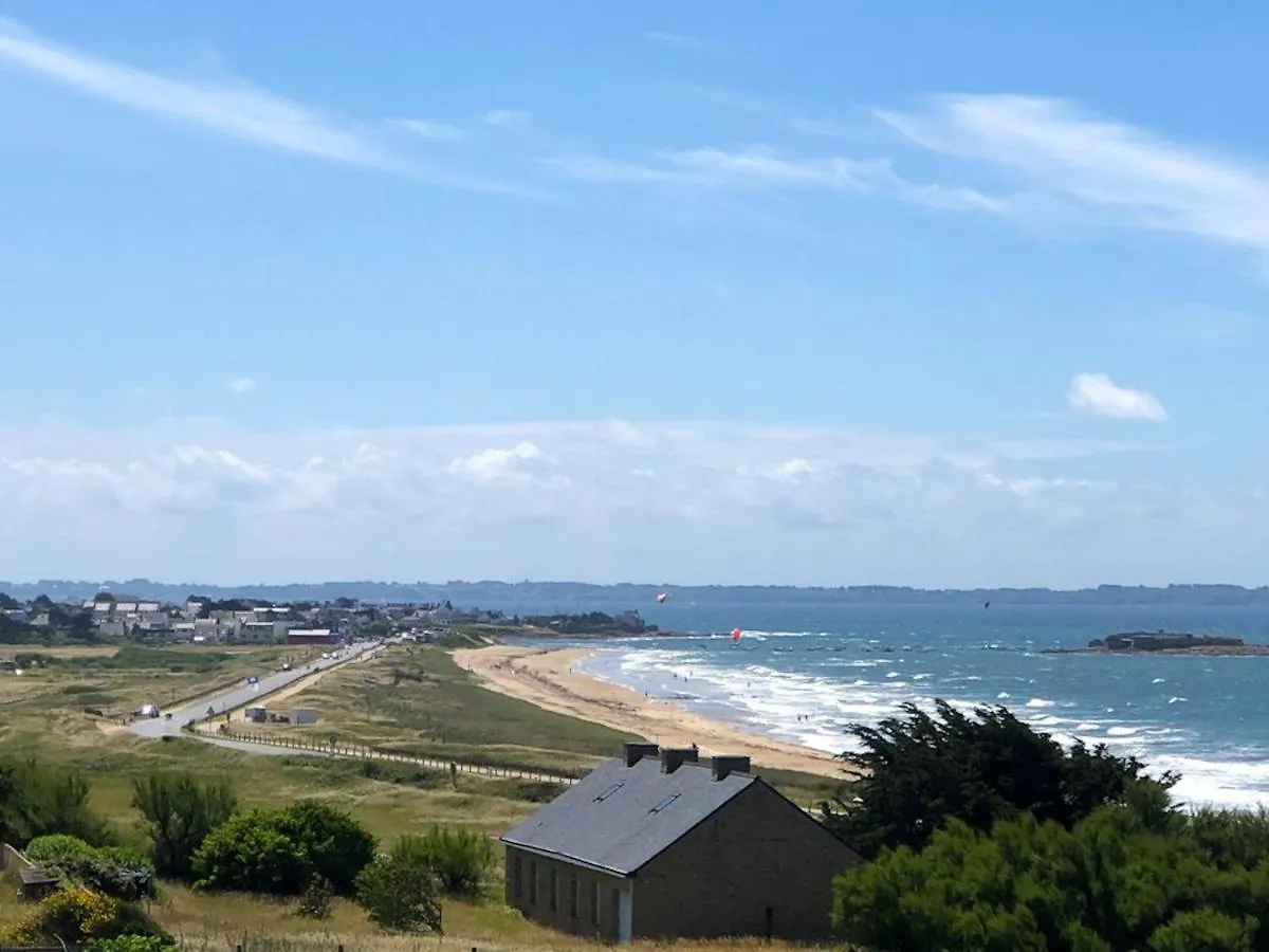 Seaside Tennis Apartment with Pool View in Guidel France